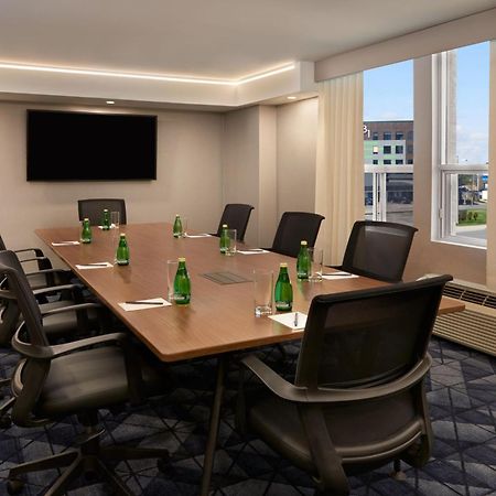 Courtyard By Marriott Kitchener Hotel Buitenkant foto