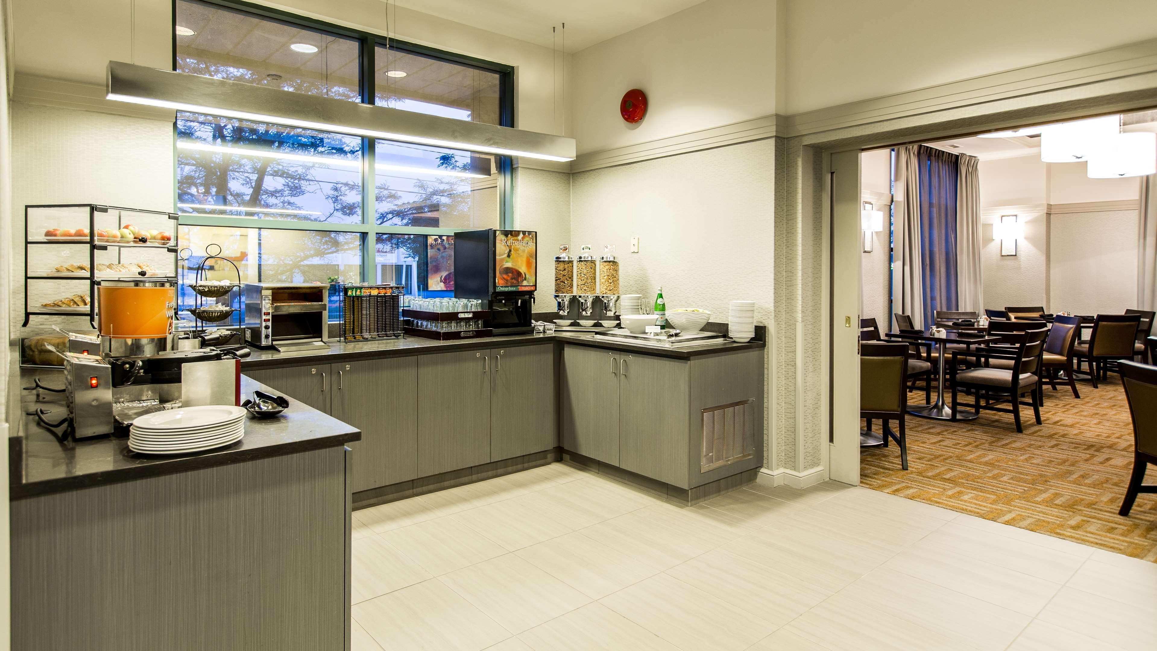 Courtyard By Marriott Kitchener Hotel Buitenkant foto