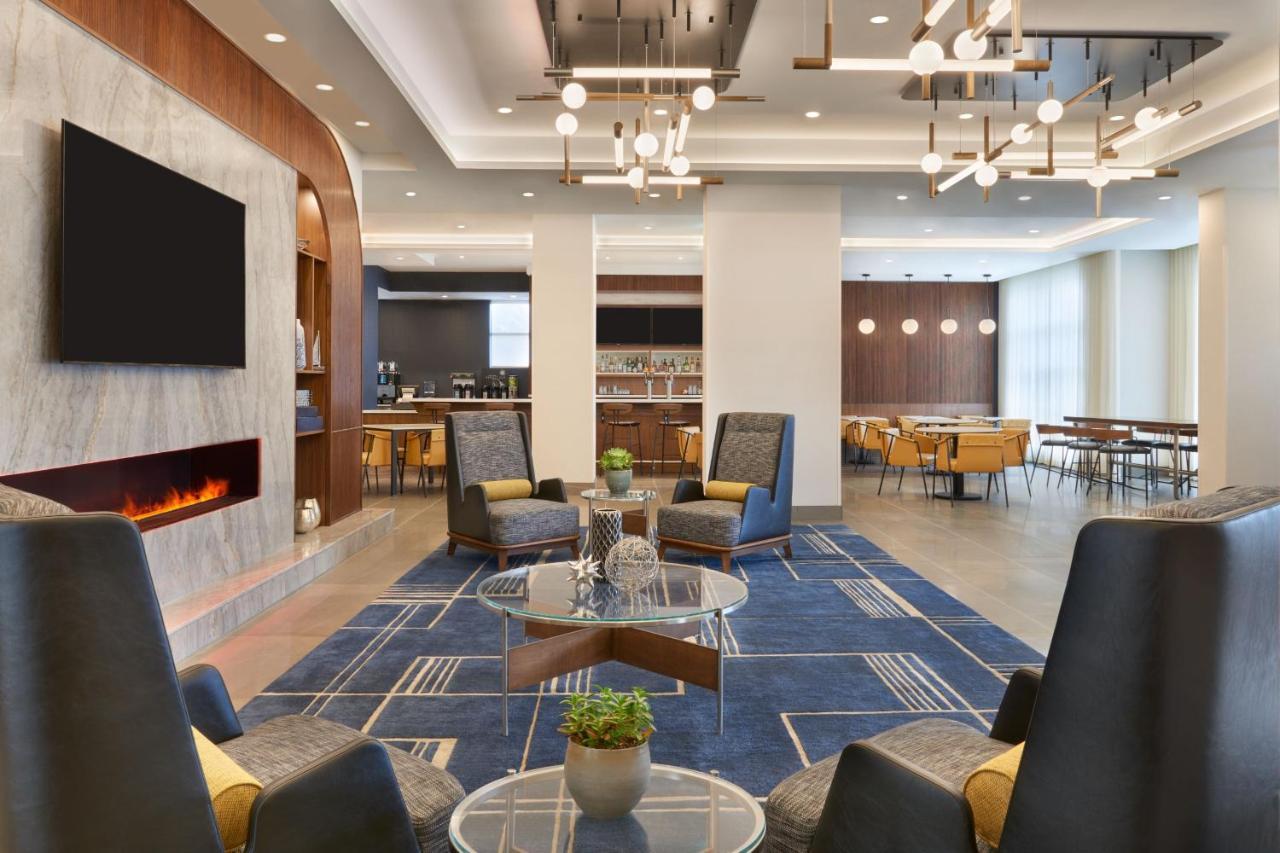 Courtyard By Marriott Kitchener Hotel Buitenkant foto