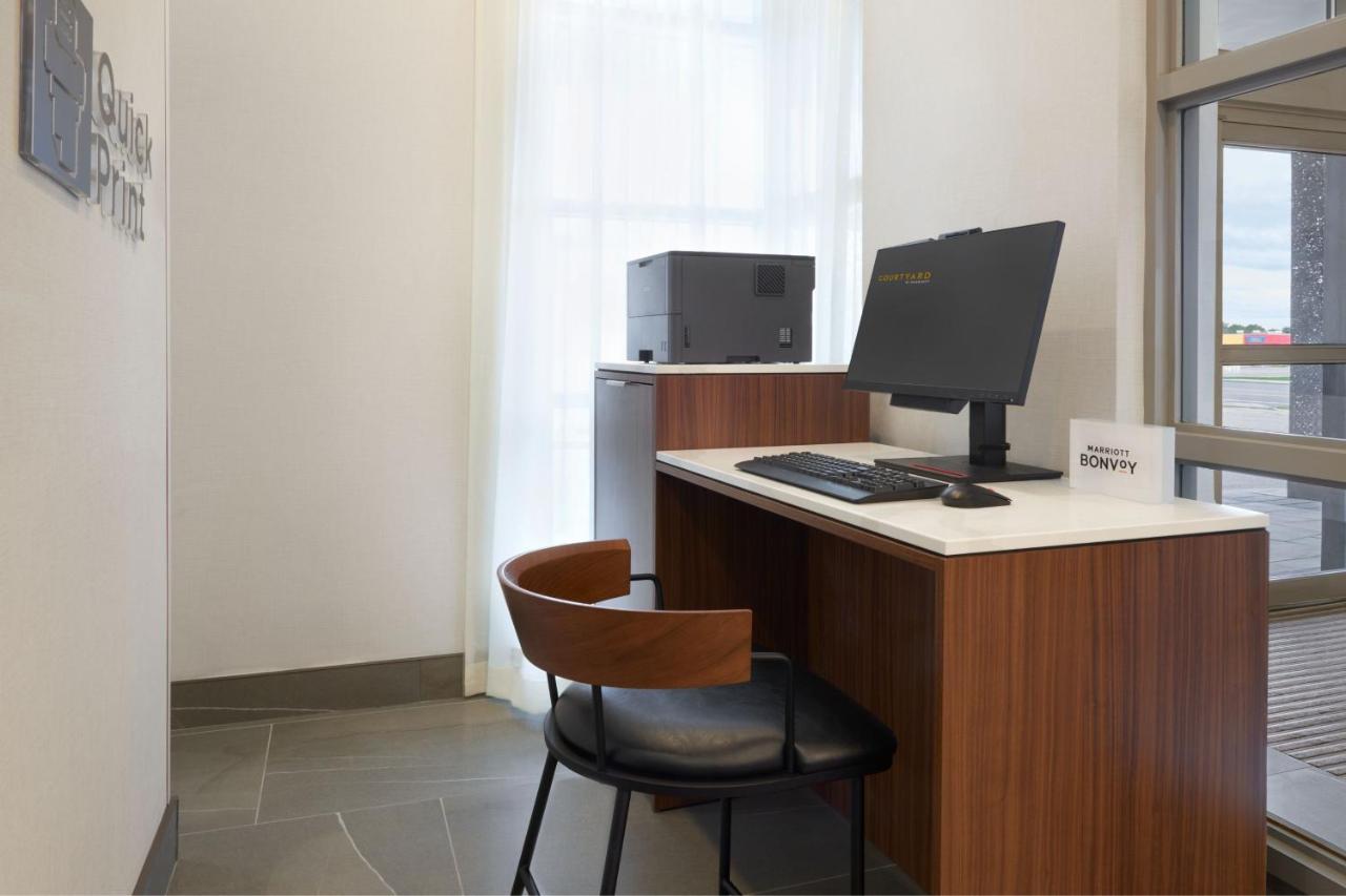 Courtyard By Marriott Kitchener Hotel Buitenkant foto
