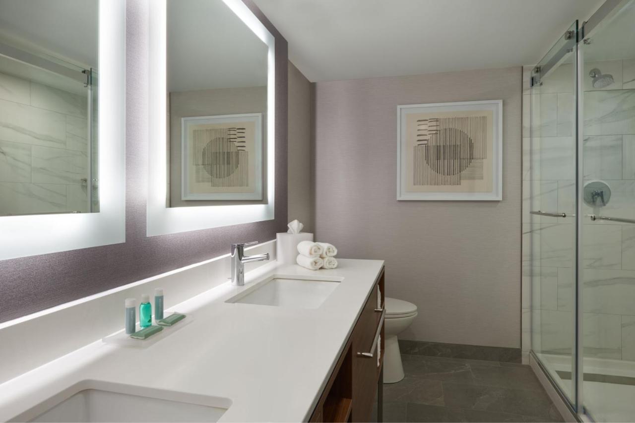 Courtyard By Marriott Kitchener Hotel Buitenkant foto