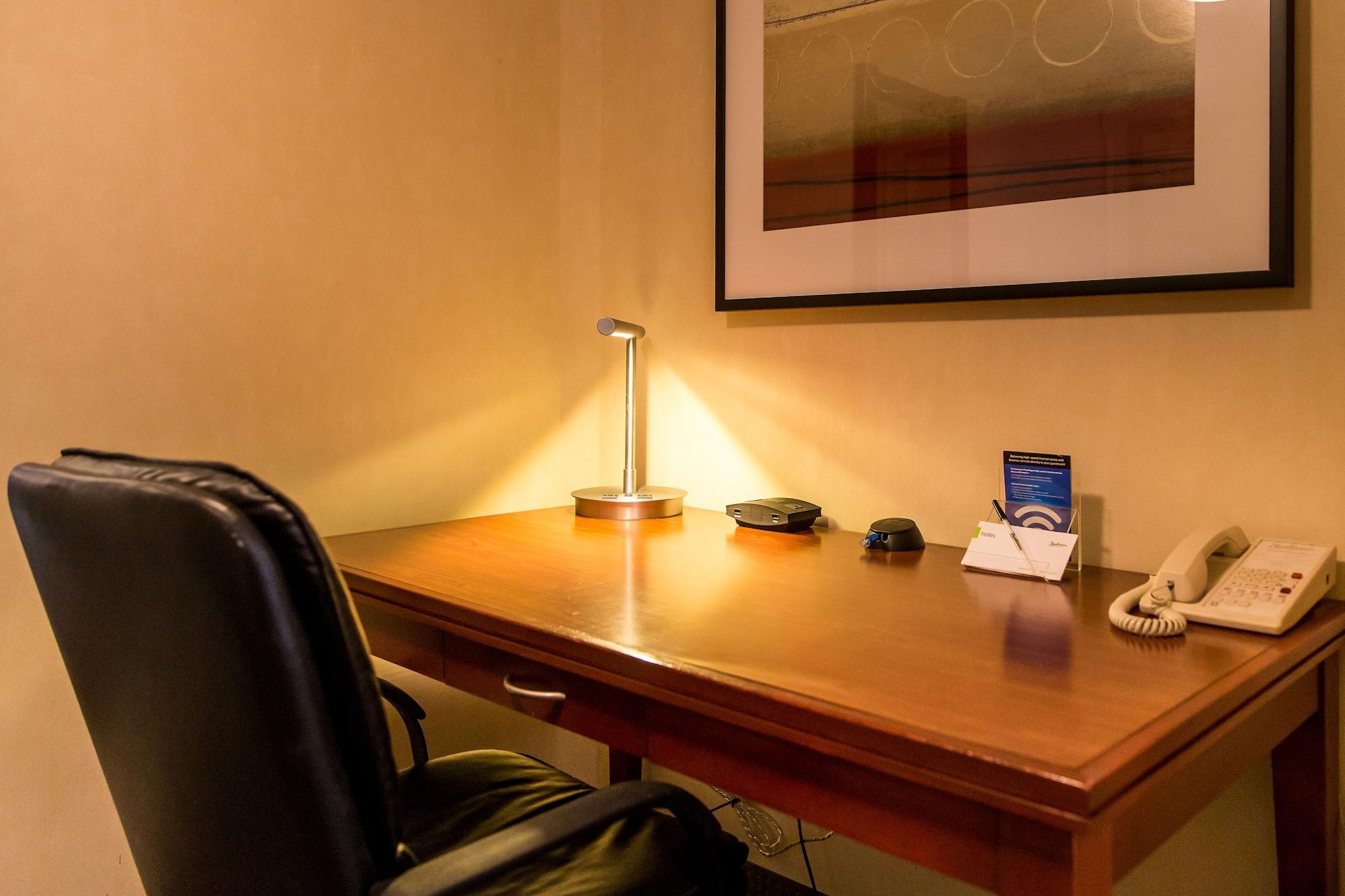 Courtyard By Marriott Kitchener Hotel Buitenkant foto