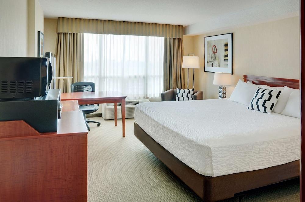 Courtyard By Marriott Kitchener Hotel Buitenkant foto