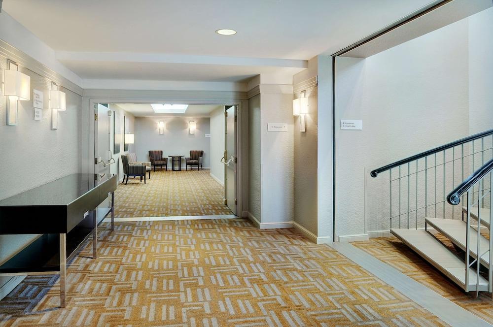 Courtyard By Marriott Kitchener Hotel Buitenkant foto